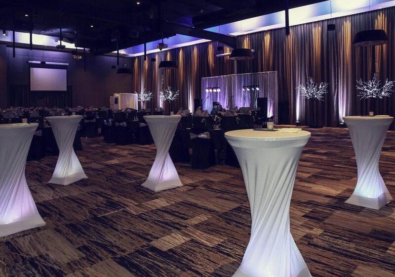 Отель Mantra Gladstone