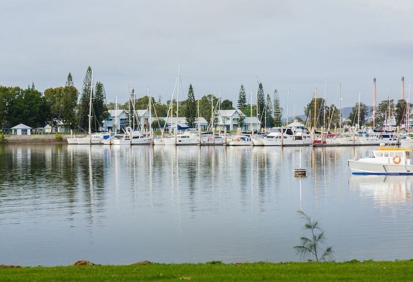 Отель Mantra Gladstone