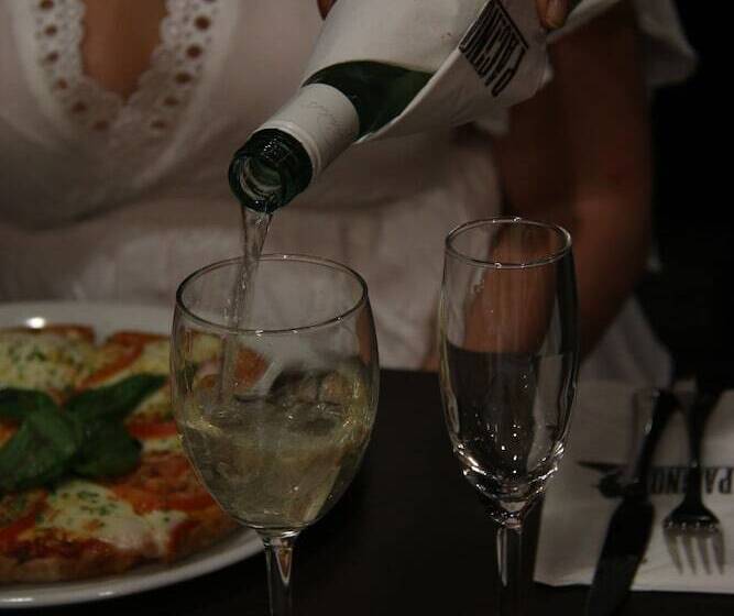 Отель Mantra Gladstone