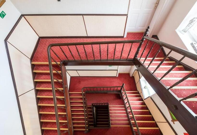 فندق Mettlacher Hof