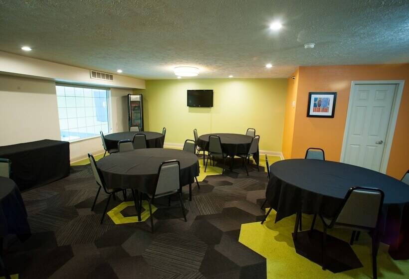 בית מלון כפרי Northfield Inn Suites And Conference Center