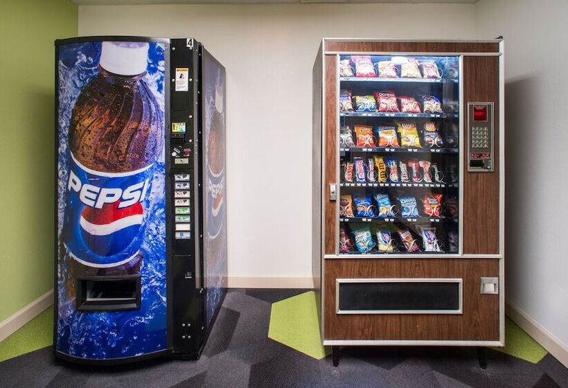 בית מלון כפרי Northfield Inn Suites And Conference Center