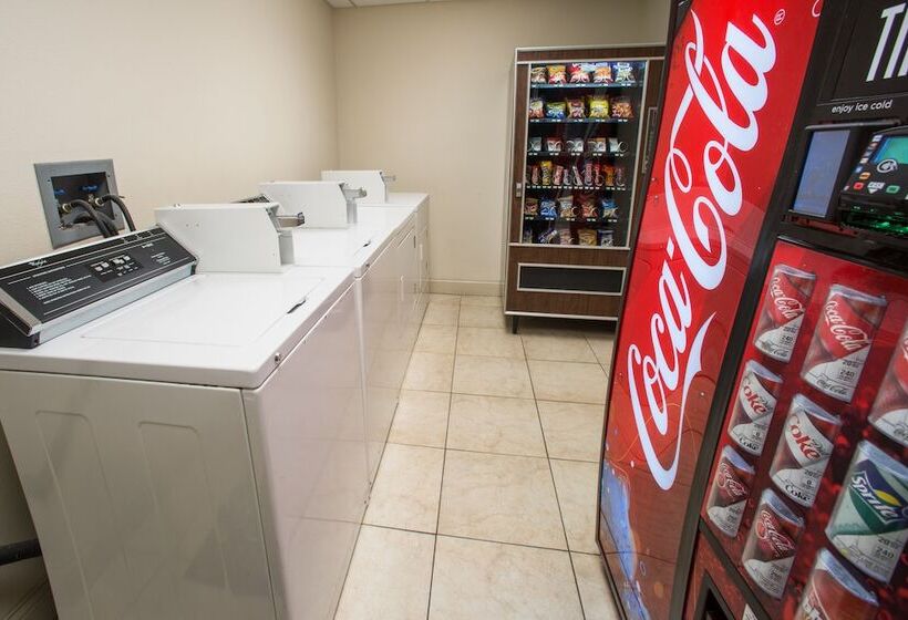 בית מלון כפרי Northfield Inn Suites And Conference Center