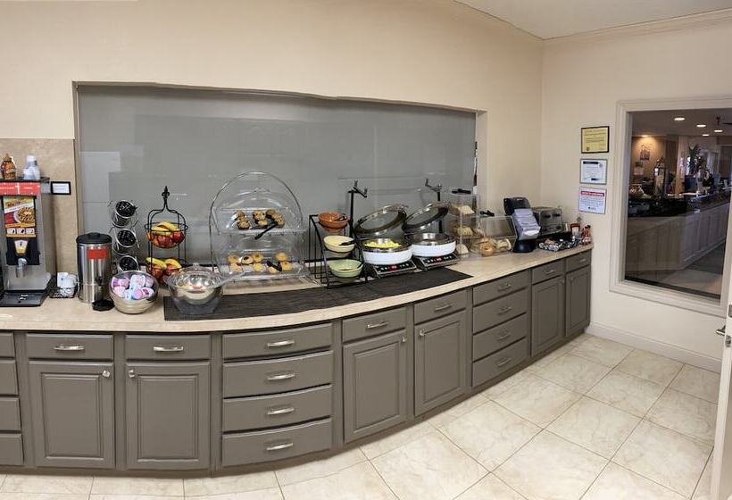 Отель Northfield Inn Suites And Conference Center
