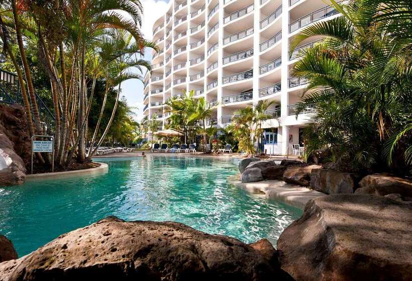 هتل Ramada Resort By Wyndham Golden Beach