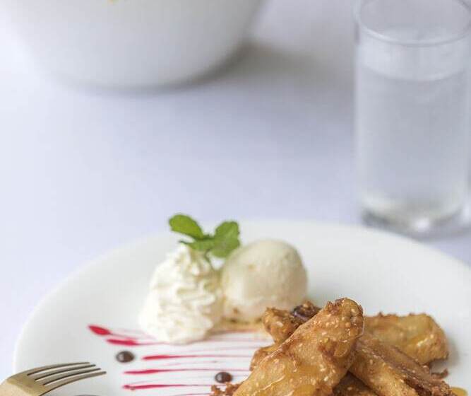 Отель Ramada Resort By Wyndham Golden Beach