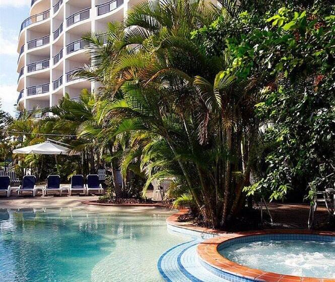 هتل Ramada Resort By Wyndham Golden Beach