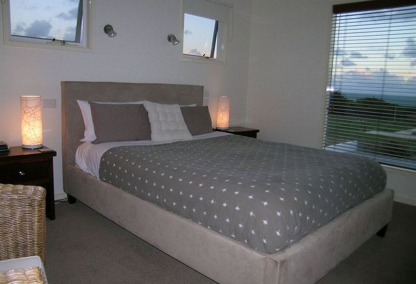 هتل Rayville Boat Houses