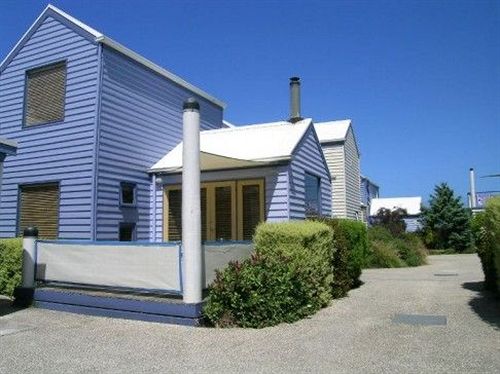 هتل Rayville Boat Houses