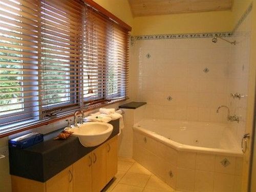 هتل Rayville Boat Houses