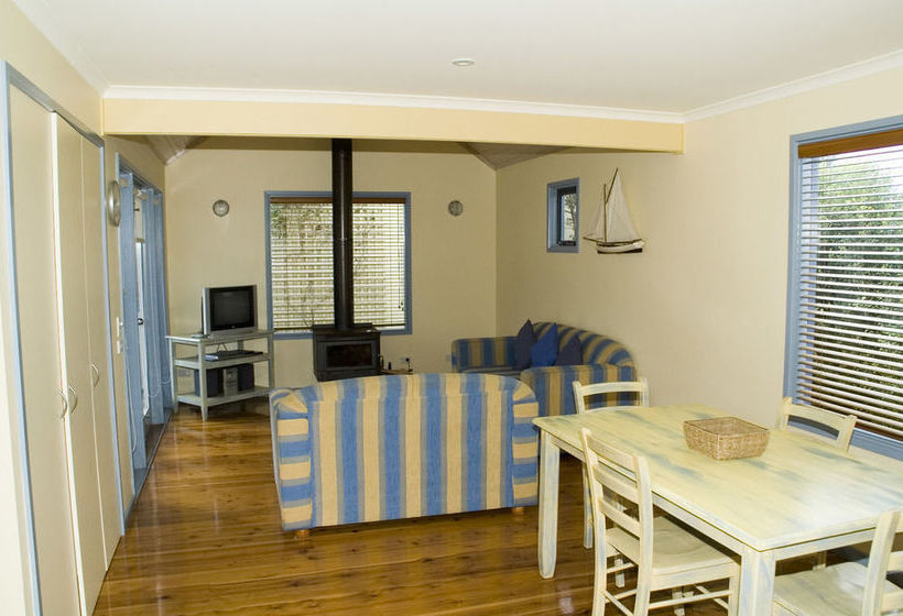 هتل Rayville Boat Houses