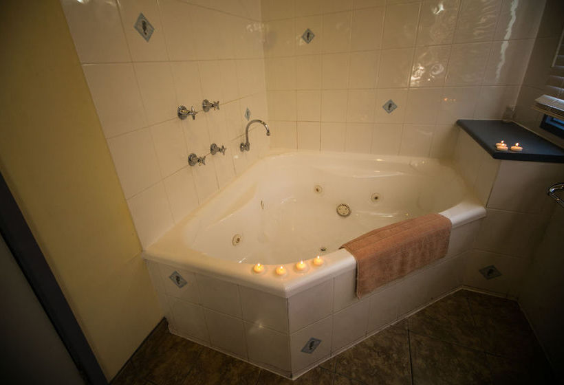 هتل Rayville Boat Houses