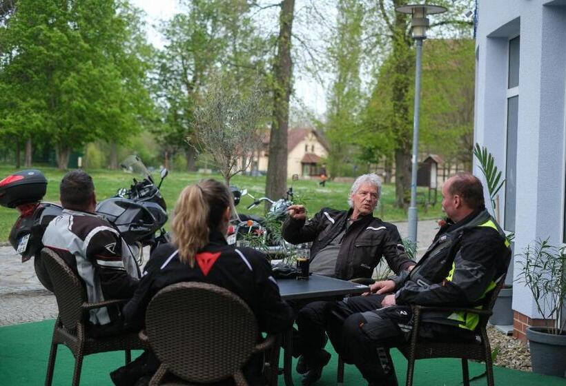 فندق & Restaurant Am Schlosspark