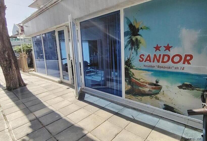 Отель Sandor