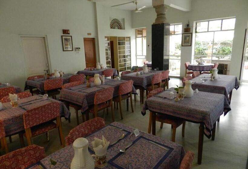 فندق Tara Niwas