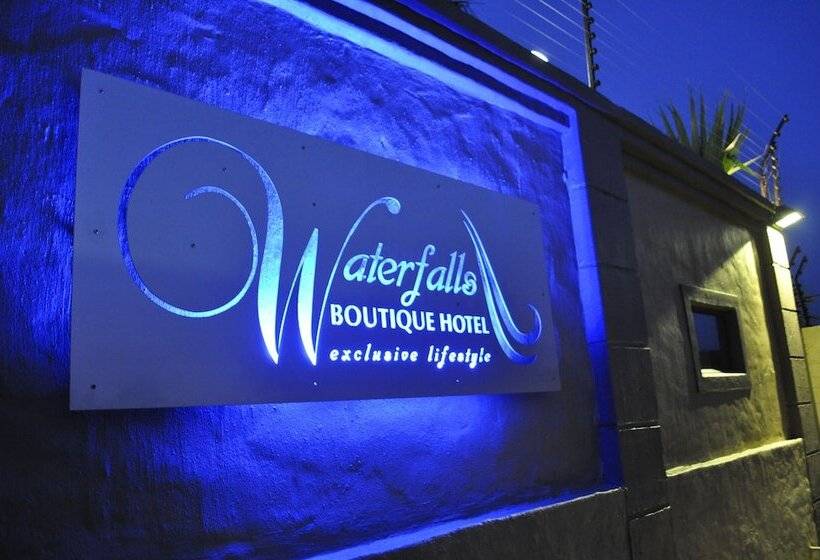 فندق Waterfalls Boutique