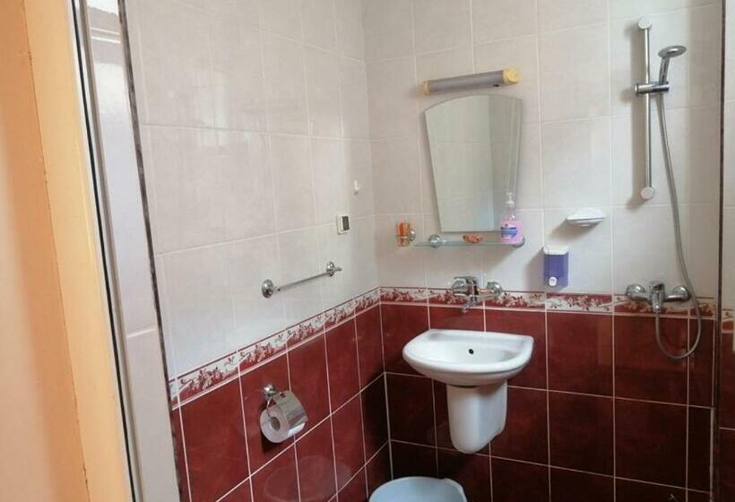 فندق Guest House Zora   Sarafovo