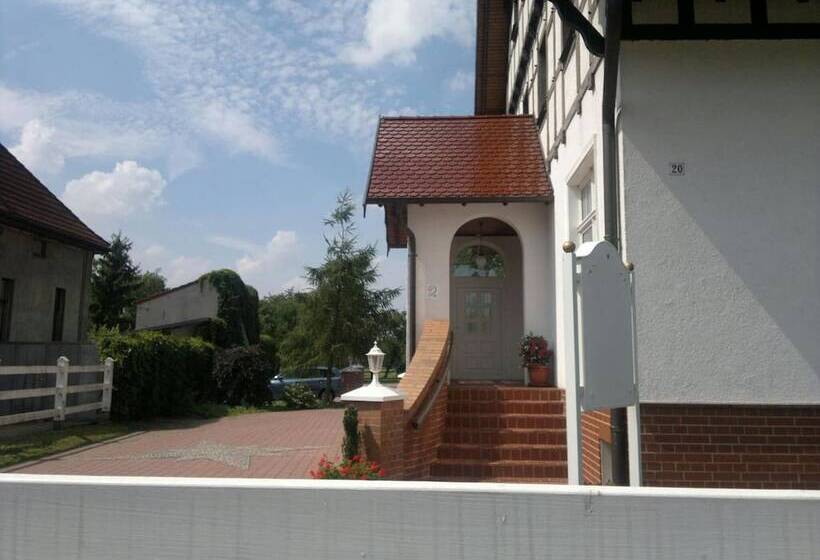 هتل Zum Alten Ponyhof