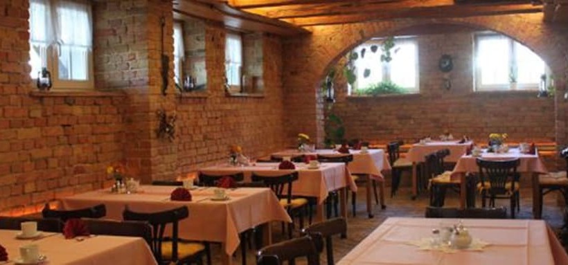 هتل Zum Alten Ponyhof