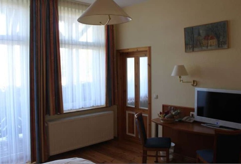 هتل Zum Alten Ponyhof