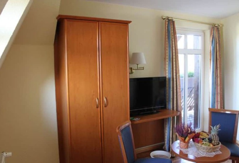 هتل Zum Alten Ponyhof