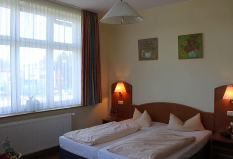 هتل Zum Alten Ponyhof