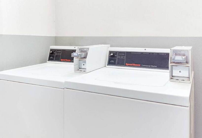 فندق على الطريق Knights Inn San Angelo