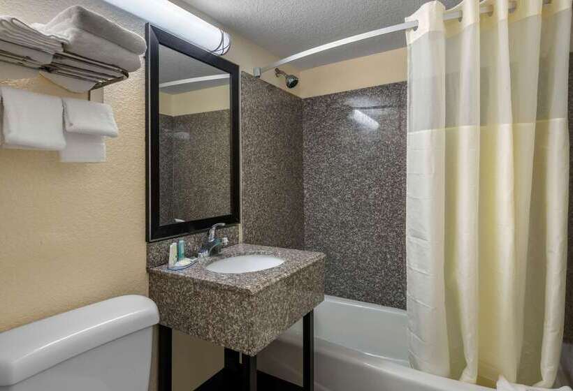 فندق على الطريق Quality Inn Daytona Beach Oceanfront
