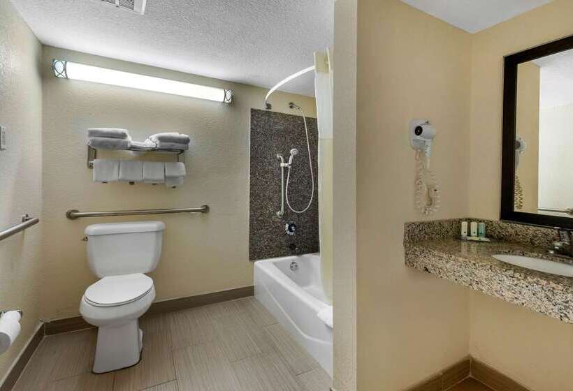 فندق على الطريق Quality Inn Daytona Beach Oceanfront