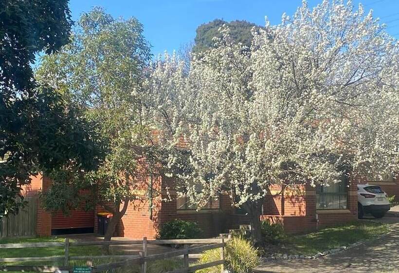 Mount Waverley Townhouses
