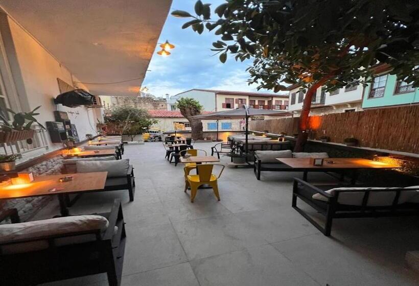 پانسیون Atici