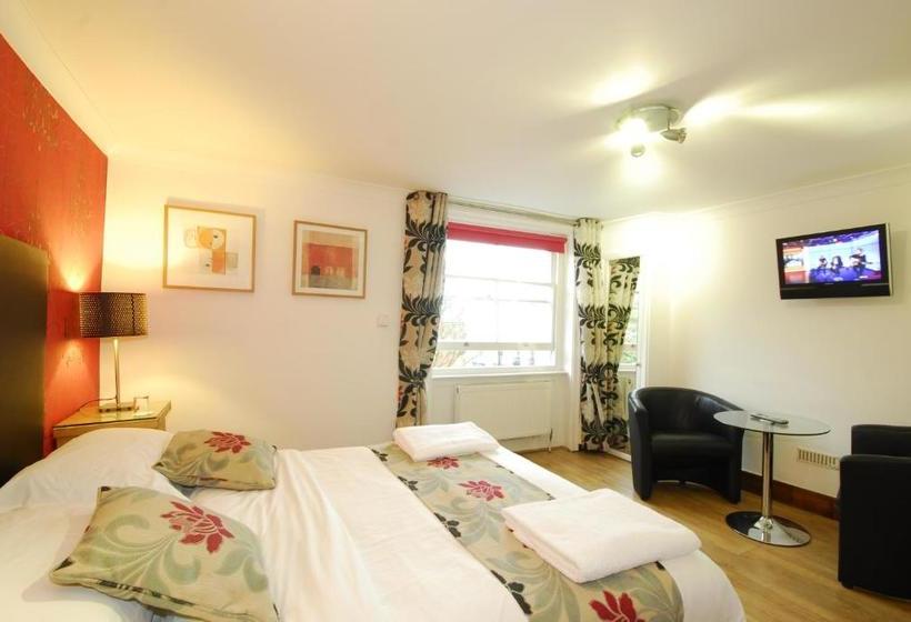 ペンション Four Seasons Guest House