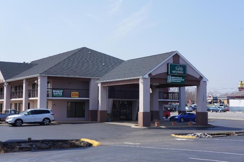 פנסיון Clarksville Inn