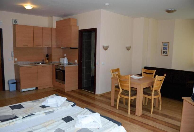 Persey Flora Apartments