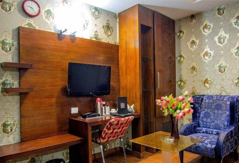 Резиденция Omega Residency