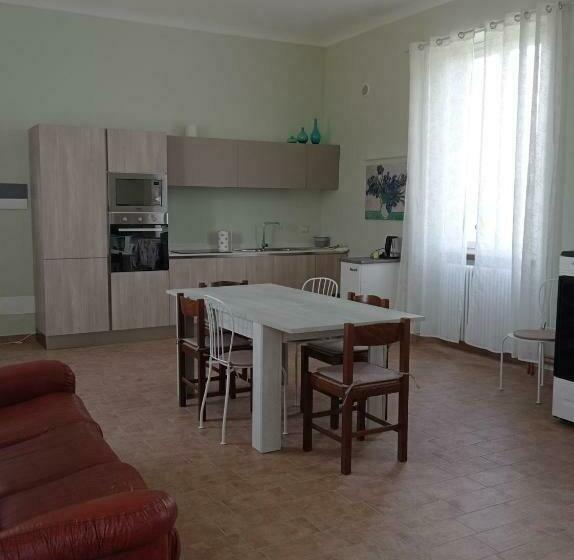 הוסטל Rifugio Escursionistico Ex Scuola Grassi, Bubbio