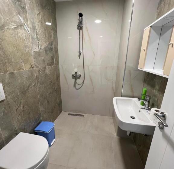 فندق Bujtina Celiku