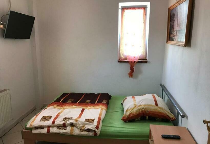 بنسيون Hanoi Hettstedt