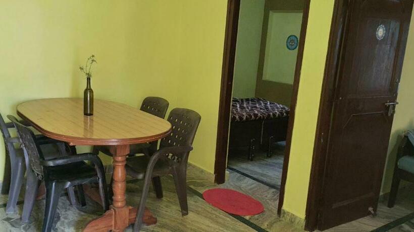 הוסטל Dostel Rishikesh