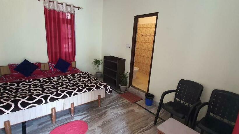 הוסטל Dostel Rishikesh