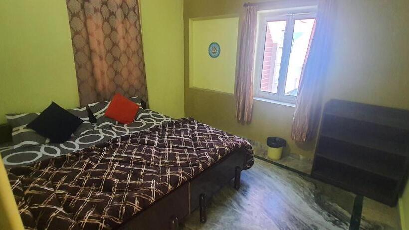 הוסטל Dostel Rishikesh