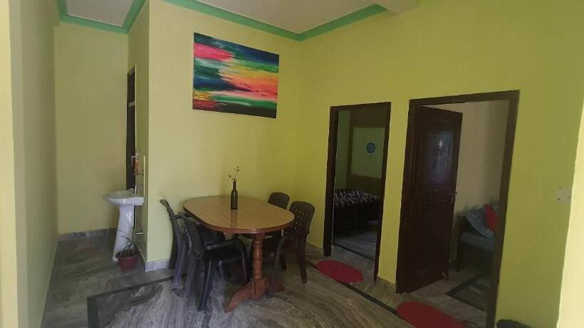 הוסטל Dostel Rishikesh