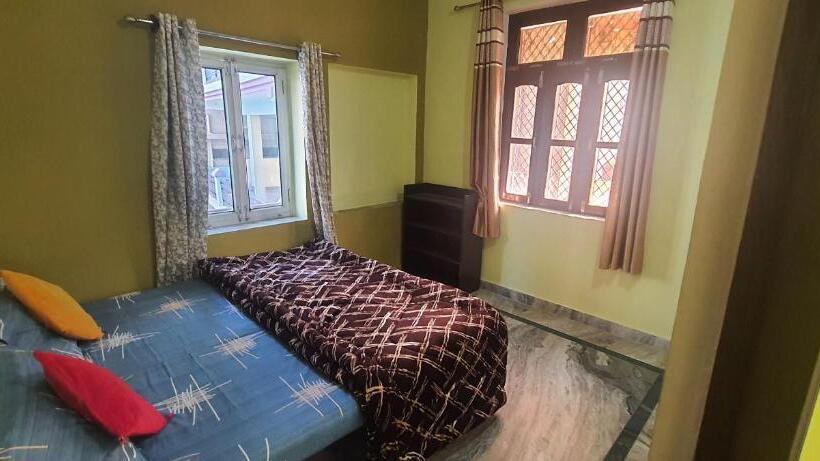 הוסטל Dostel Rishikesh