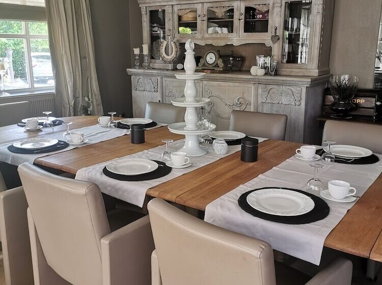 تختخواب و صبحانه Bed & Bokes Aan De Maaskant