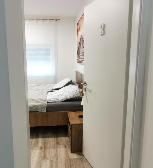 تختخواب و صبحانه Hostel Postaja