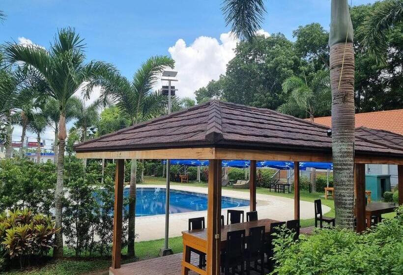 בית מלון כפרי 3 Peaks Resort & Boutique