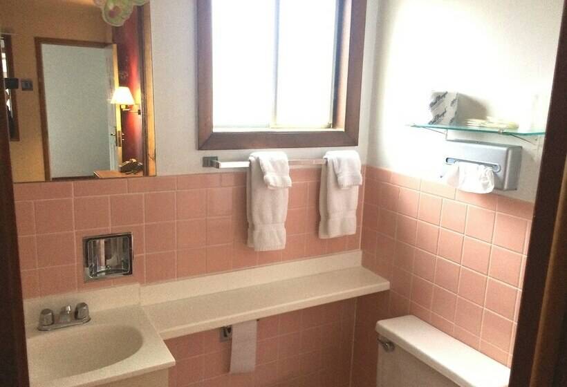 فندق The Alpine Lodge