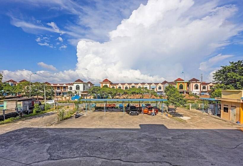 ホテル Collection O 91499 John Lebron House