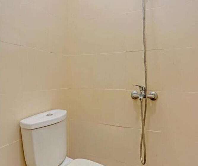 ホテル Collection O 91499 John Lebron House