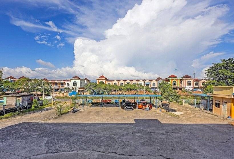 ホテル Collection O 91499 John Lebron House